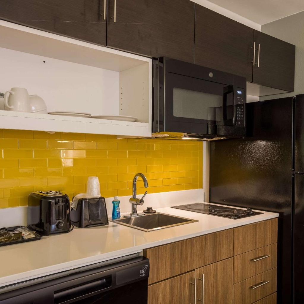 Photograph of MainStay Suites Savannah Midtown