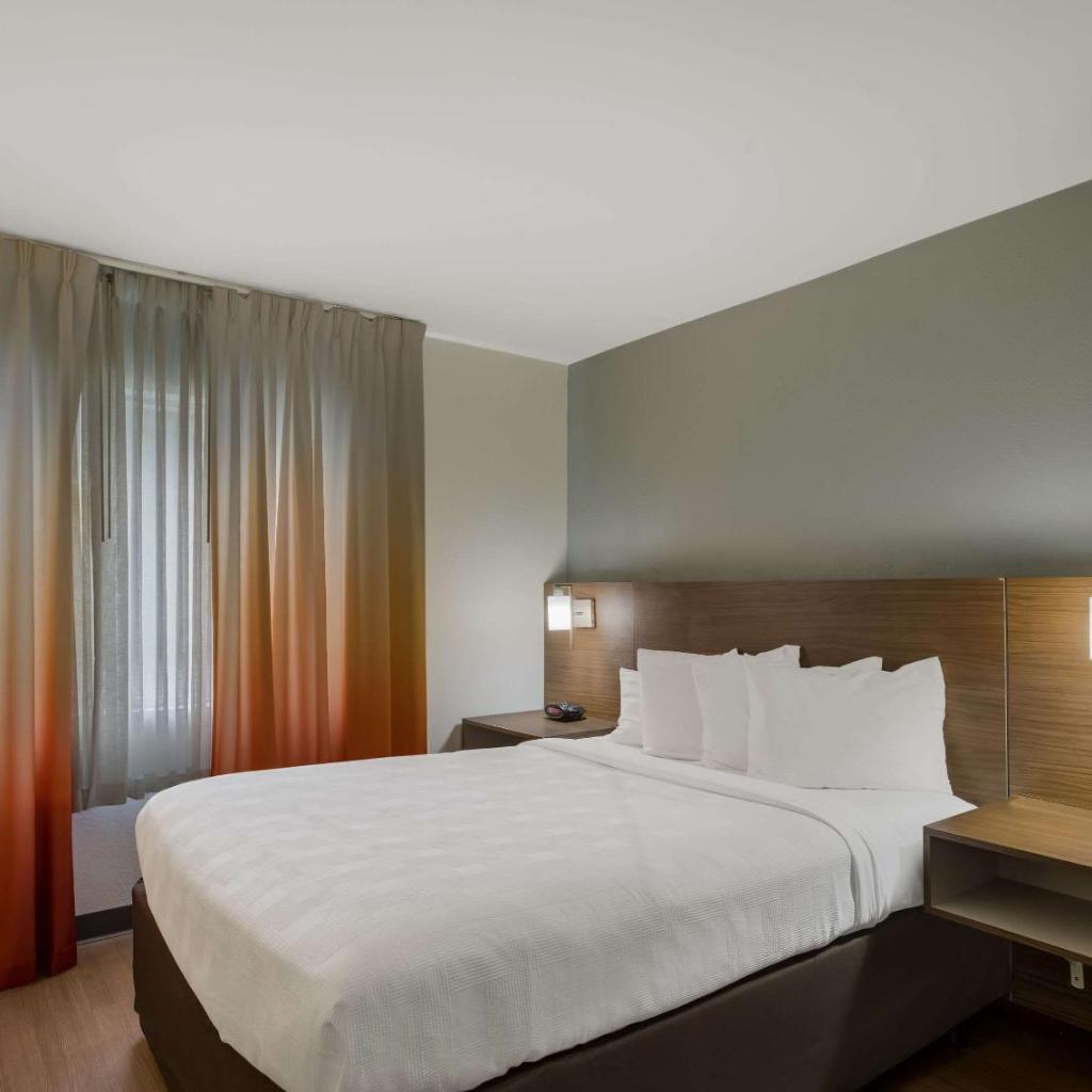 Photograph of MainStay Suites Savannah Midtown