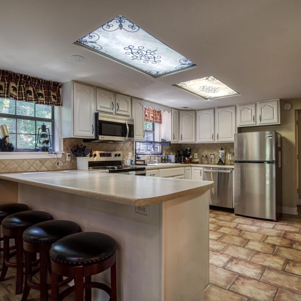 Photograph of Bearadise - Sleeps 11 with a game room and resort amenities near Ober Gatlinburg