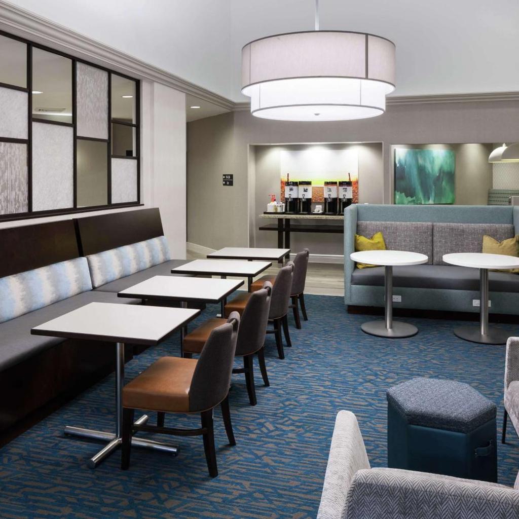 Photograph of Hampton Inn & Suites Miami-Doral Dolphin Mall