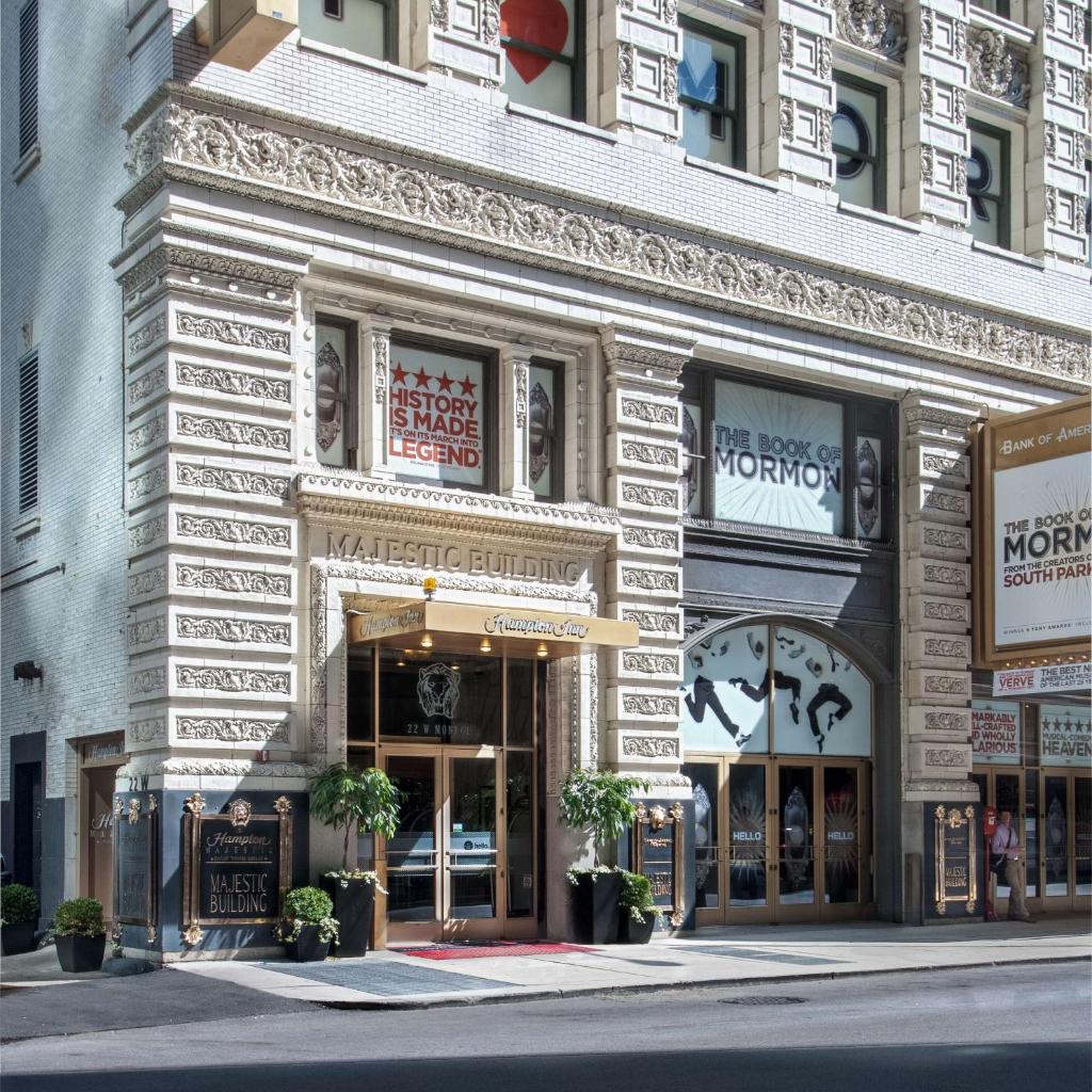 Photograph of Hampton Inn Majestic Chicago Theatre District