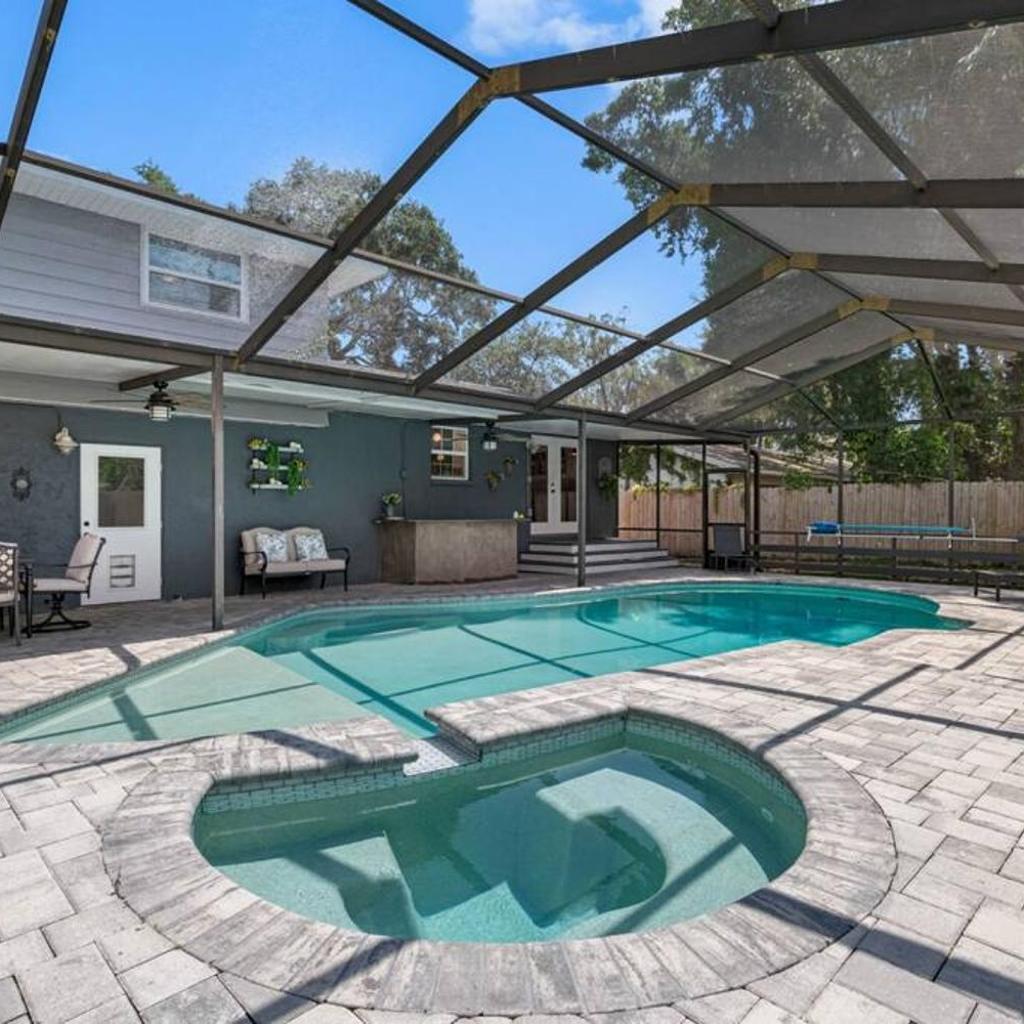Photograph of Clearwater 2 story pool home mins from the beach