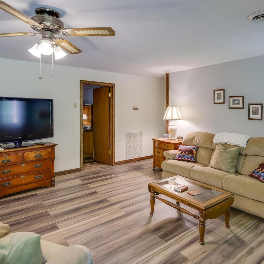 Photograph of Wooded Cabin w/ Pool Table Near Dtwn Gatlinburg!