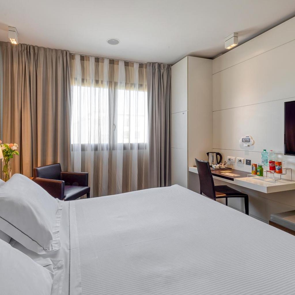 Photograph of H10 Roma Città
