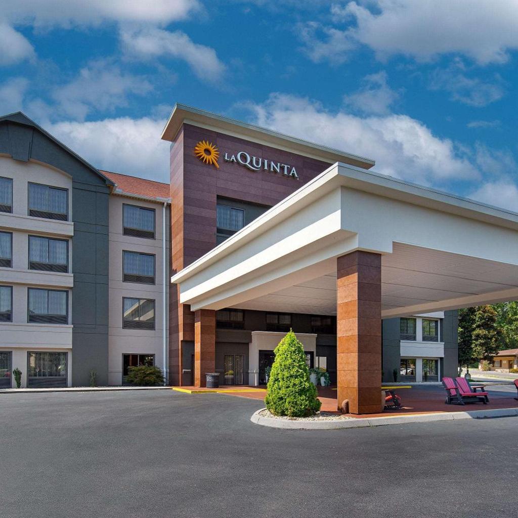 Photograph of La Quinta Inn by Wyndham Pigeon Forge-Dollywood