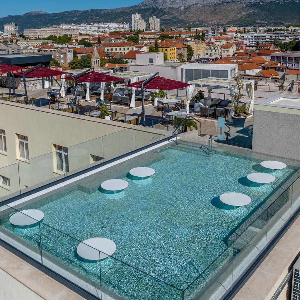 Cornaro Hotel — 