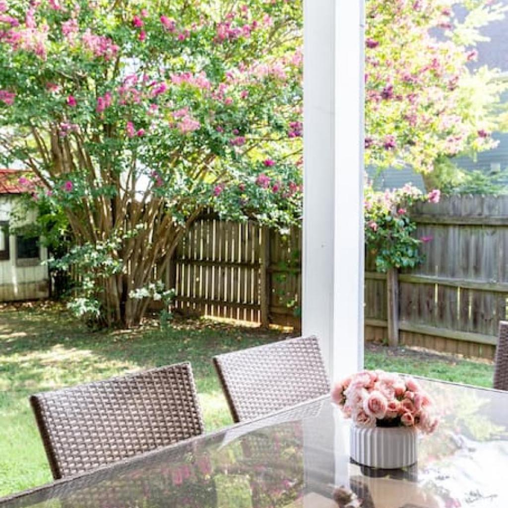 Photograph of Cheerful House near Coffee Food & Fenced-in Yard