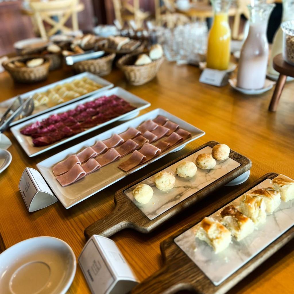 Bemar Carmelo Hotel — 