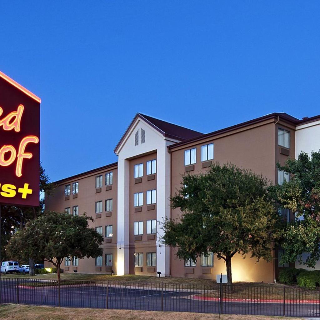 Photograph of Red Roof Inn PLUS Austin South - Airport