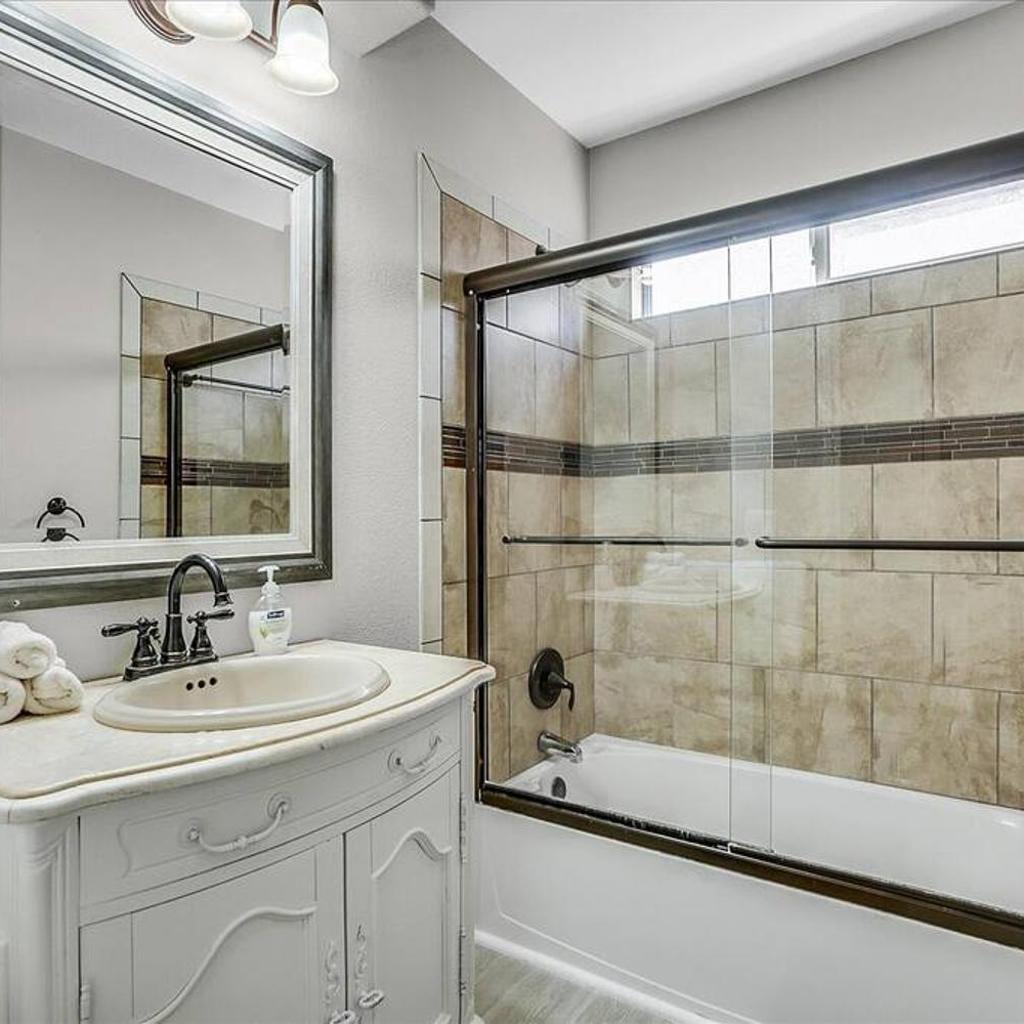 Photograph of Gorgeous and Spacious home!
