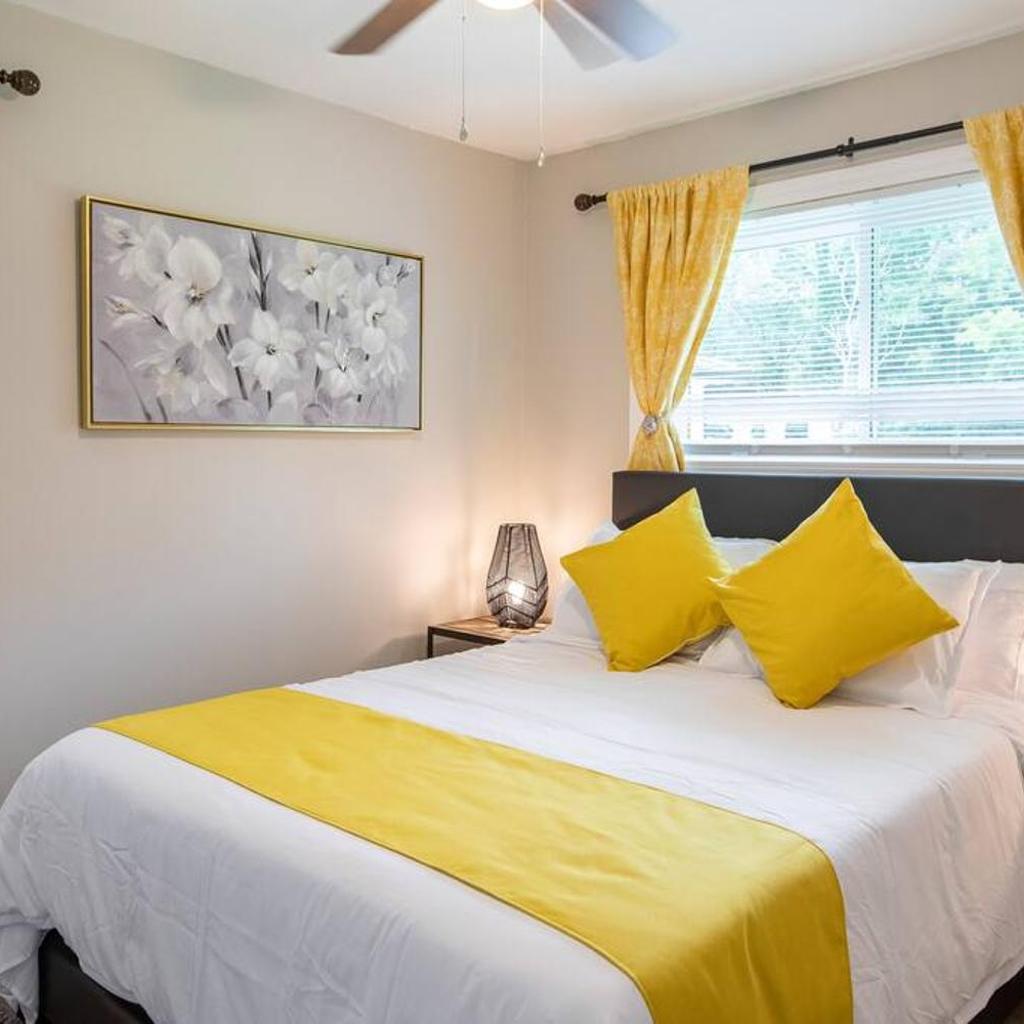 Photograph of 2BD - 5Min to Airport - 3B