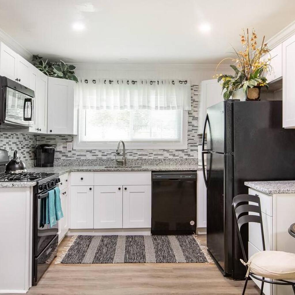 Photograph of 2BD - 5Min to Airport - 3B