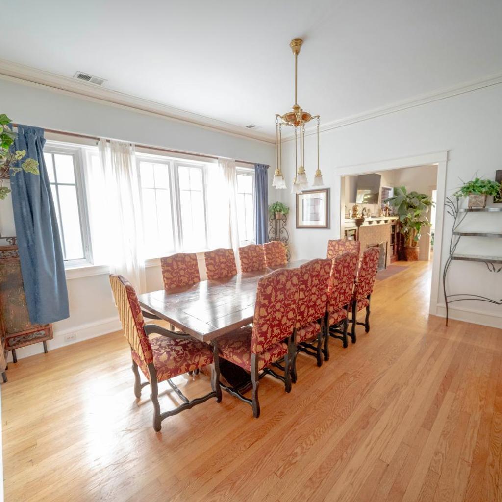 Photograph of Bootlegger House Sleeps 10-20 Free TV & Parking