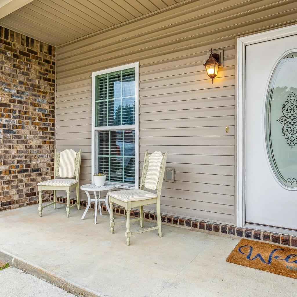 Photograph of Lovely Townhome in Pensacola - Cozy & Modern Retreat