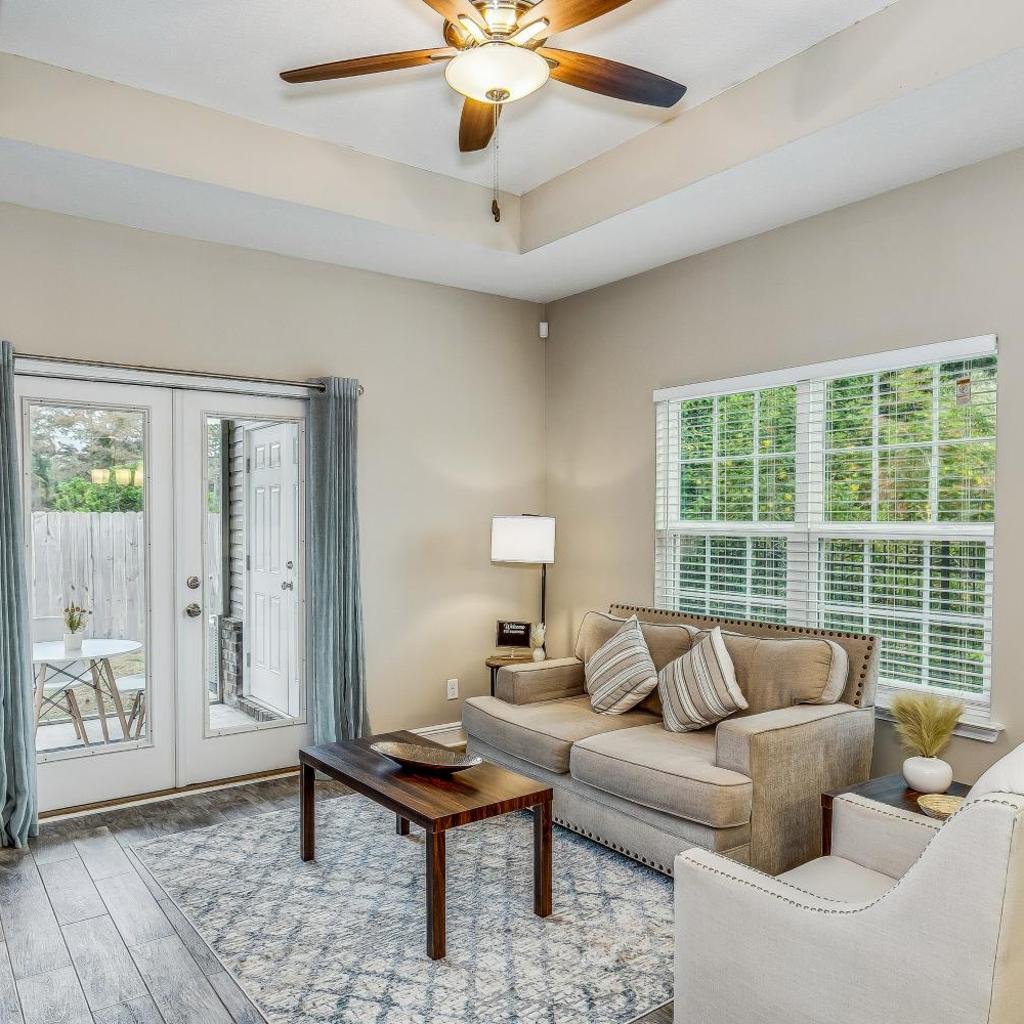 Photograph of Lovely Townhome in Pensacola - Cozy & Modern Retreat