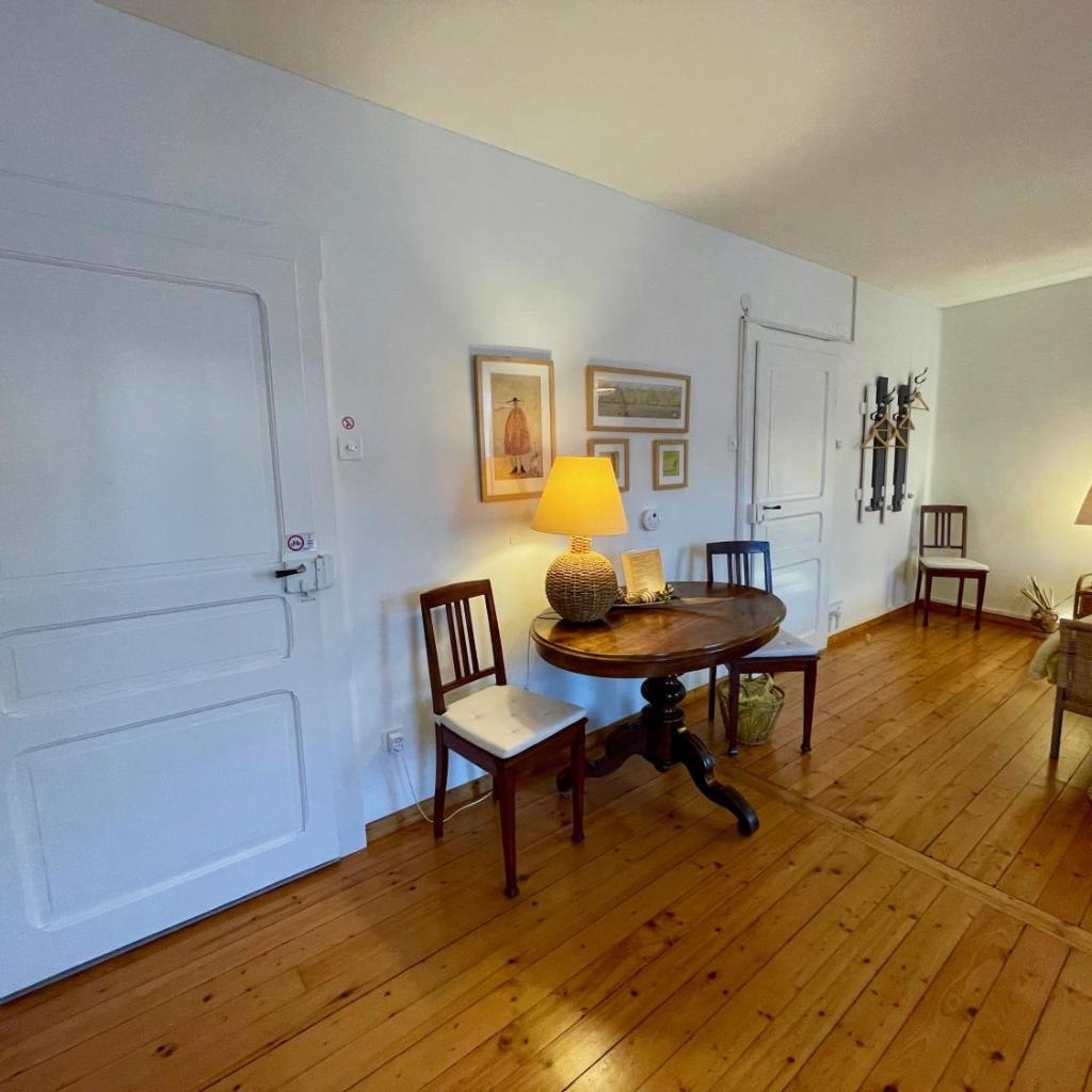 Image 10 - 1912 - Wooden Room apartment - old town