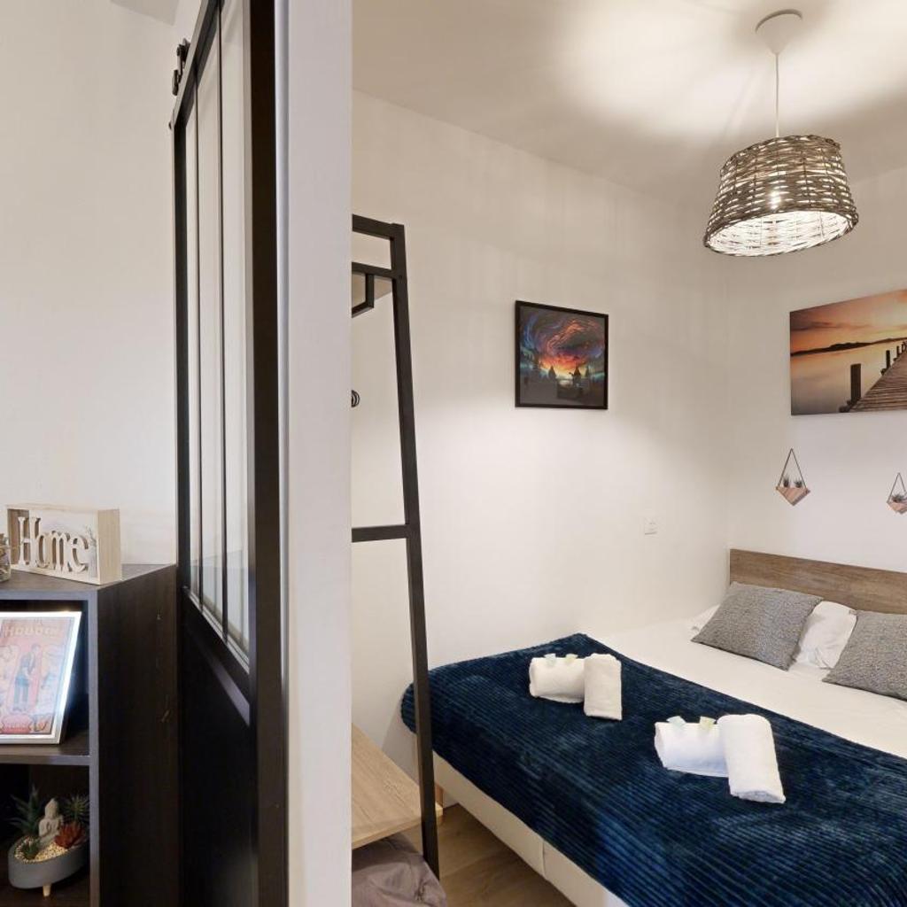 Photograph of expat renting - L’Evasion - Saint Michel - Métro