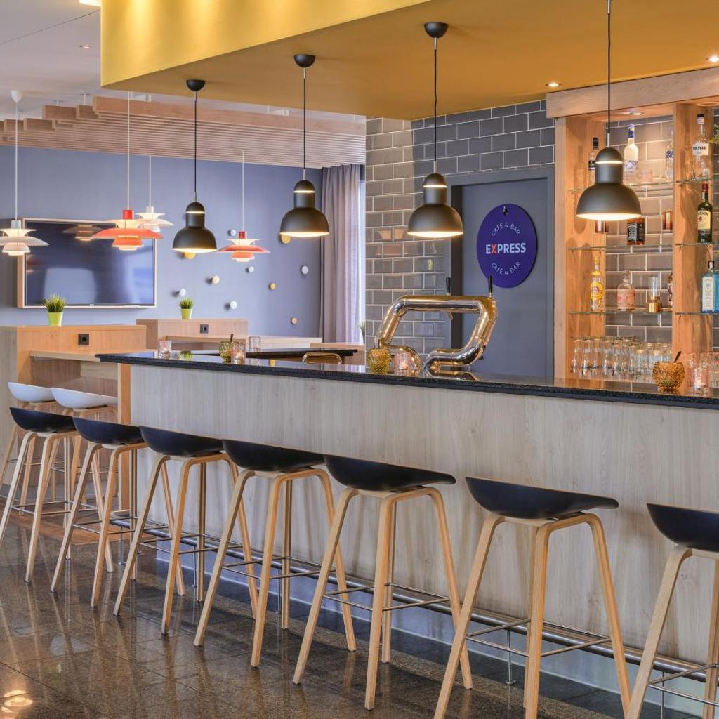 Photograph of Holiday Inn Express Frankfurt Messe by IHG