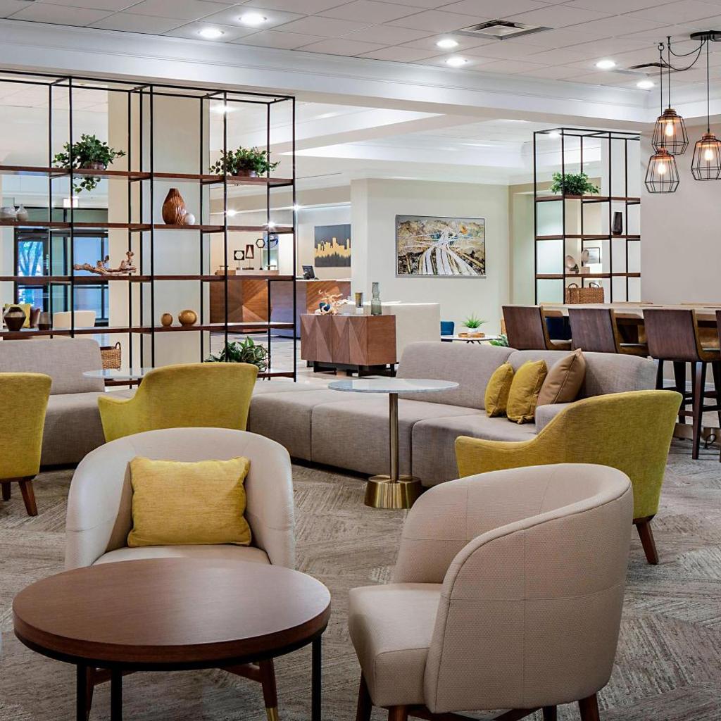 Photograph of Sheraton Suites Market Center Dallas