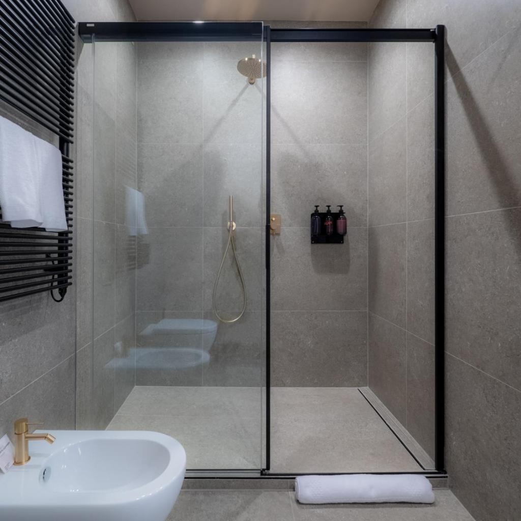 The Glam Boutique Hotel & Apt — 