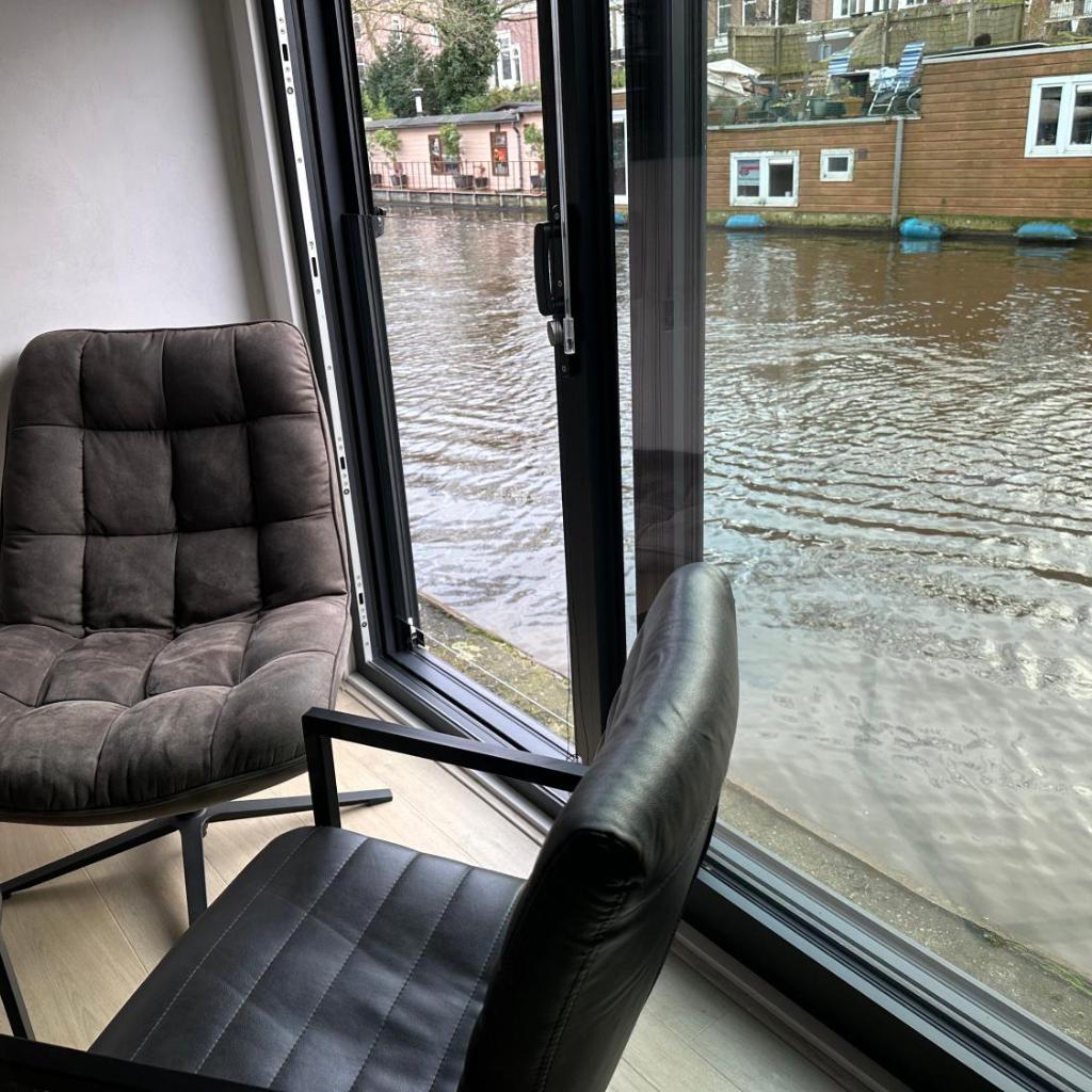 Photograph of Amsterdam-Houseboat-Amstel
