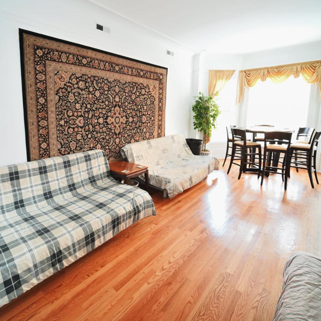 Photograph of Stone Mansion Sleeps 10-20 Free TV & Parking