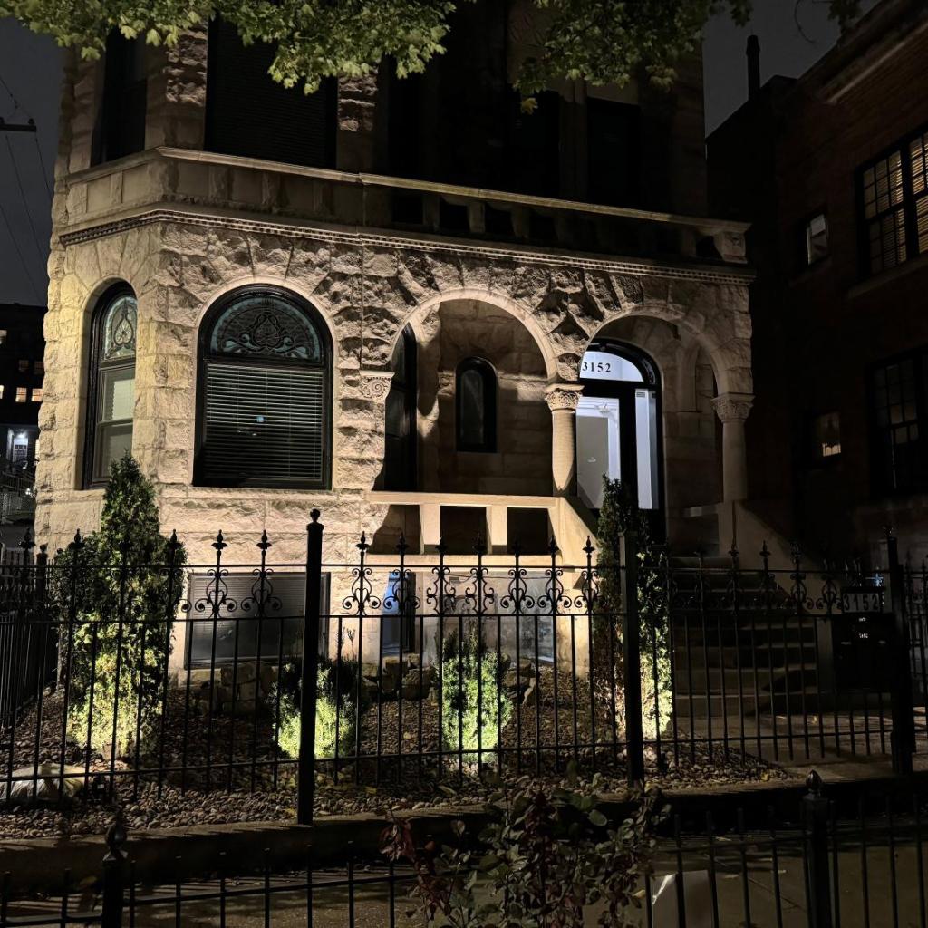 Photograph of Stone Mansion Sleeps 10-20 Free TV & Parking