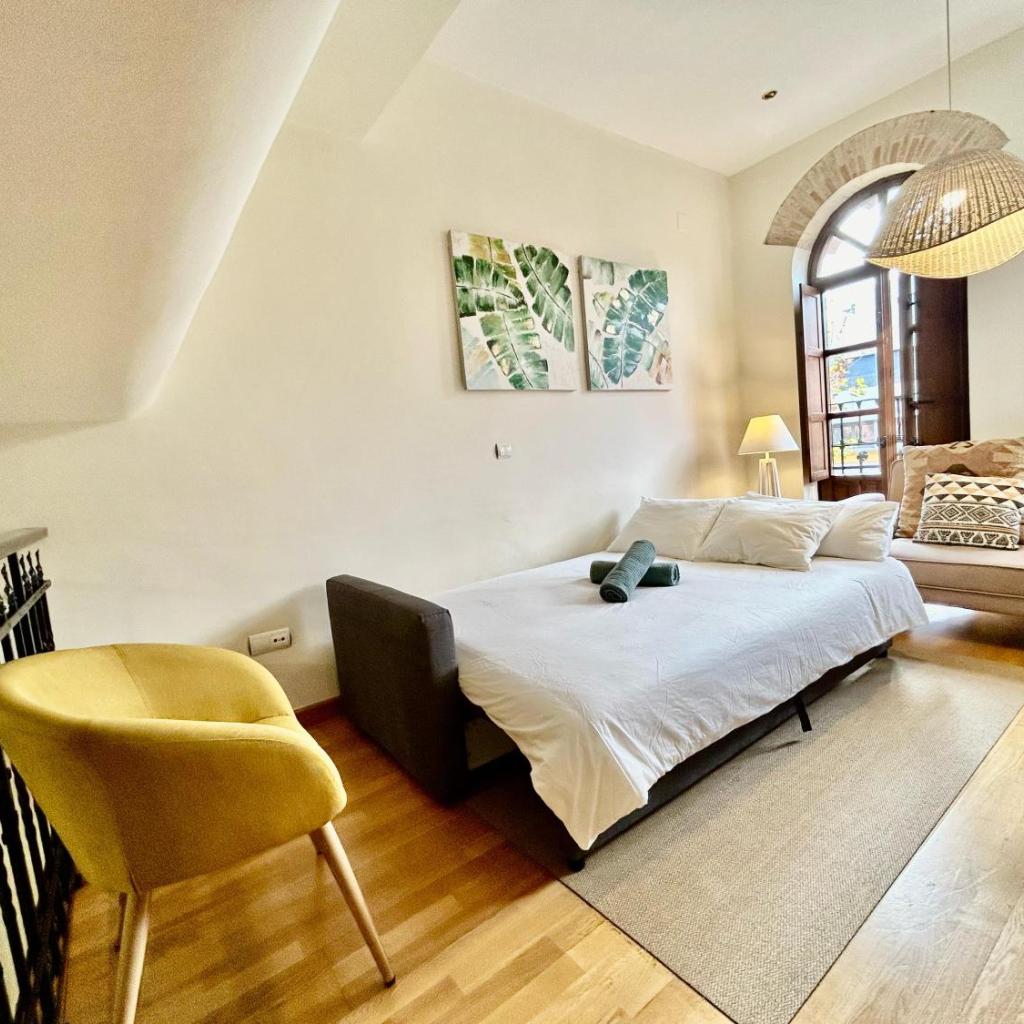 Photograph of Charming 2 Bedroom apartament with Free Parking at Sevilla City Center By OCytizen