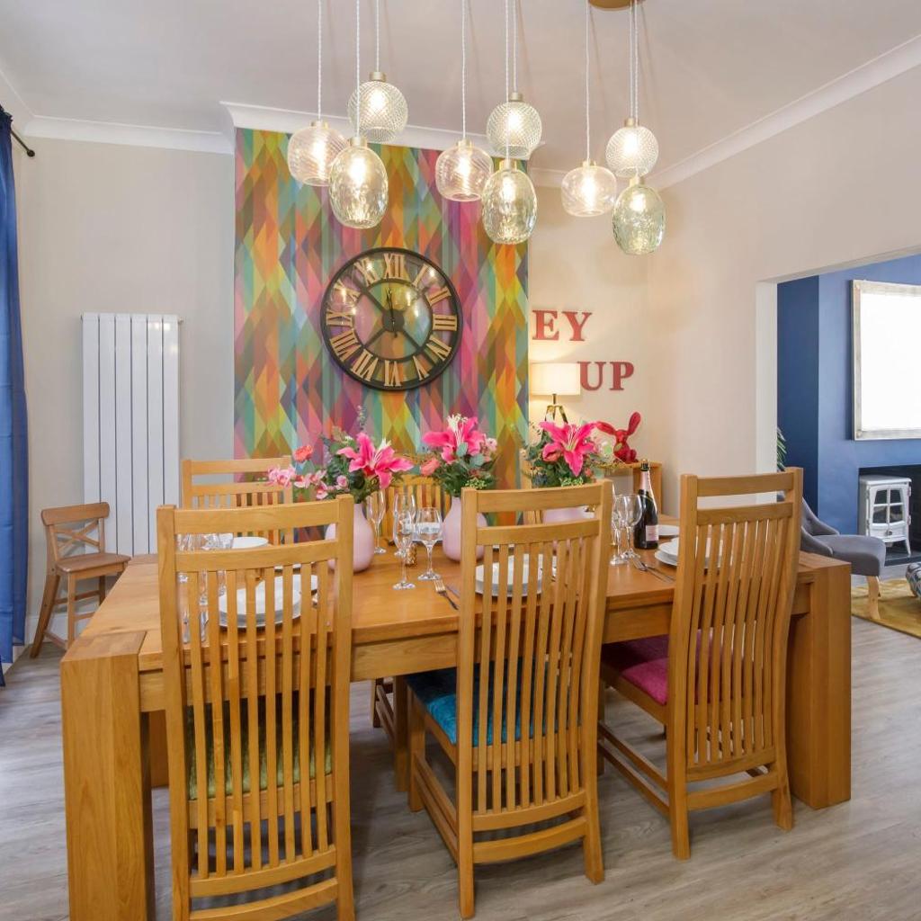 Photograph of The Milton sleeps 8 close to York city centre pet friendly
