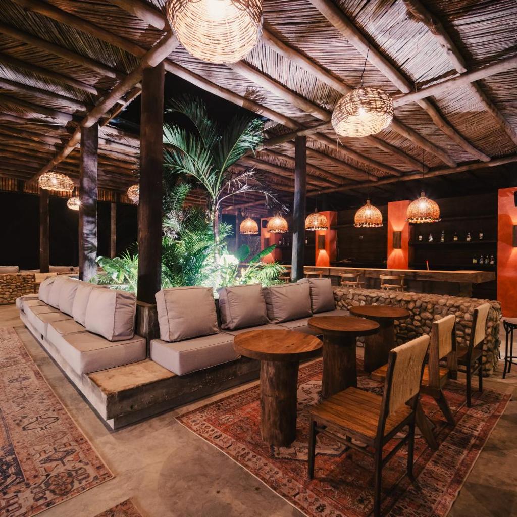 Naio Hotel y Villas — 