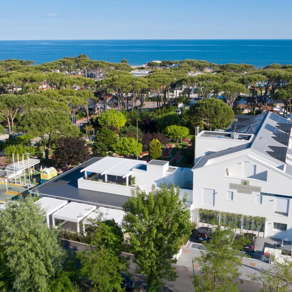The Green Park Hotel WellnessSpa & Restaurant — 