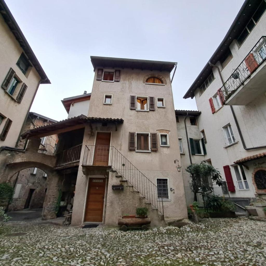 Image 5 - La Casetta di Riva - Cozy Lakeside Village Home