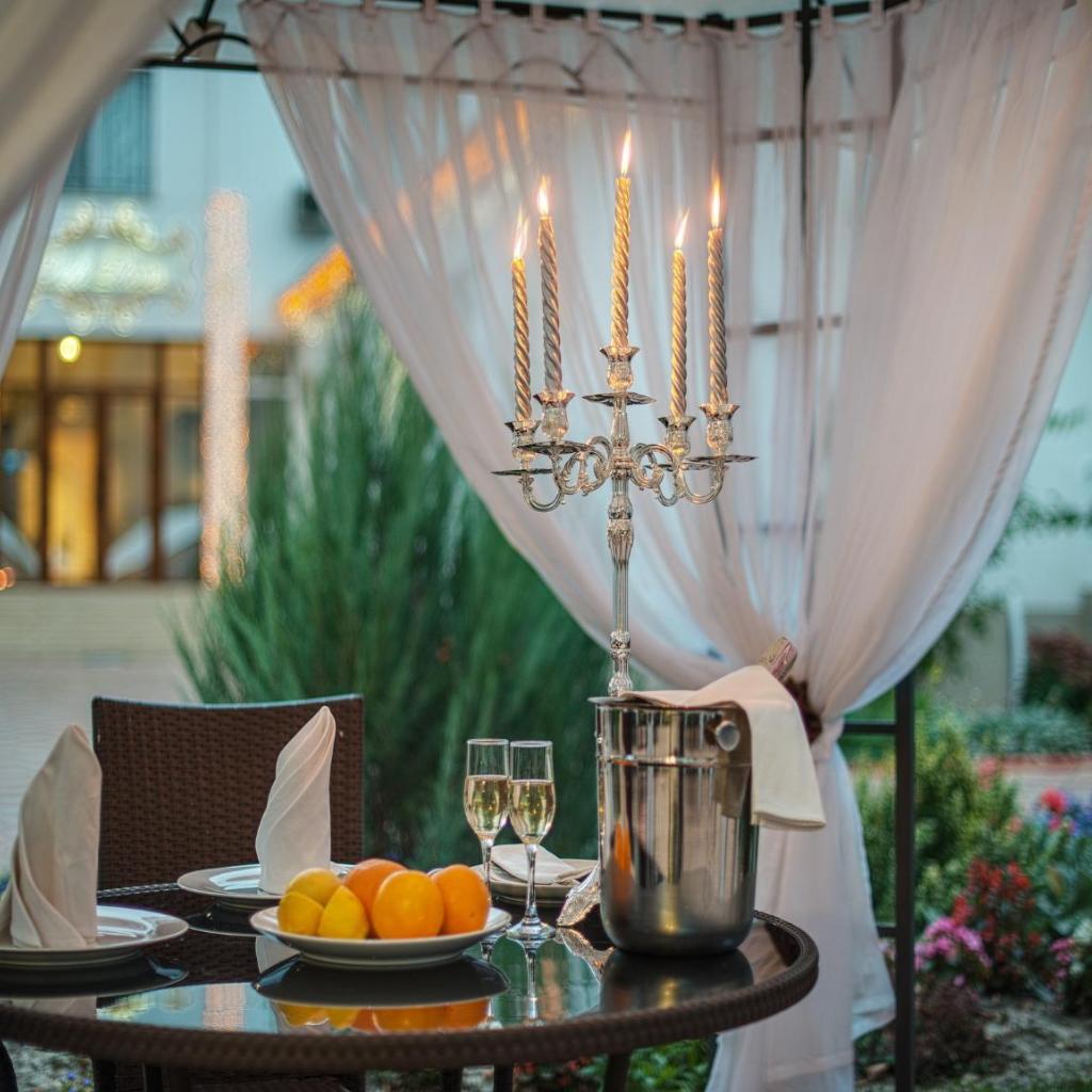 Vele Rosse Hotel, business & leisure — 