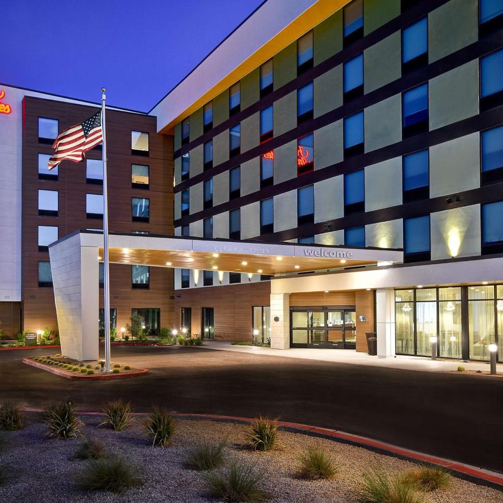 Photograph of Hampton Inn & Suites Las Vegas Convention Center - No Resort Fee