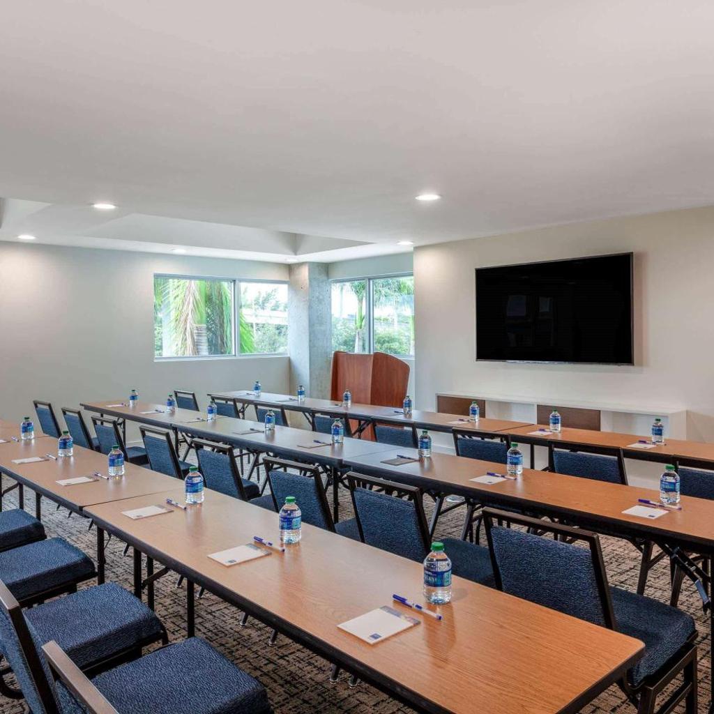 Photograph of Maritime Hotel Fort Lauderdale Airport & Cruiseport