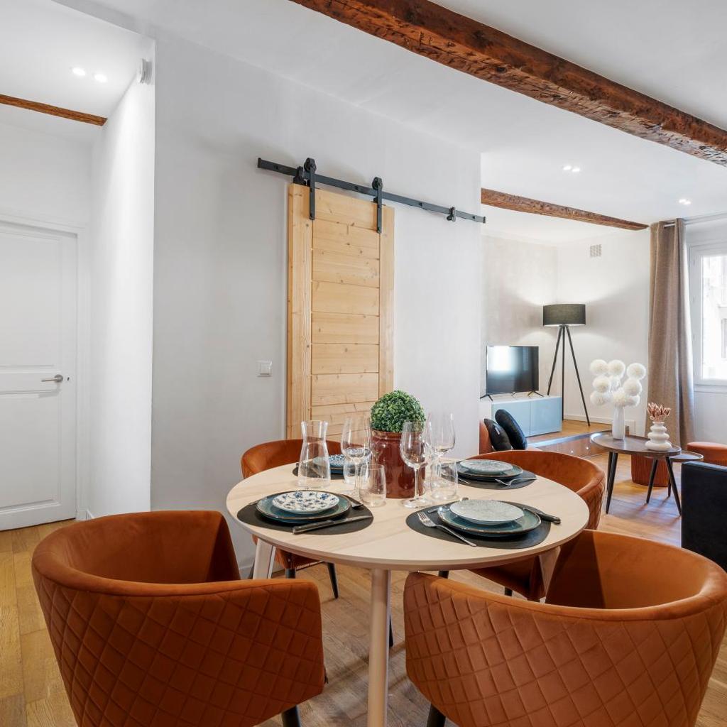 Photograph of Nice Renting - 9b Massena - Chic Escape in the Heart of Nice Comfort & Charm !