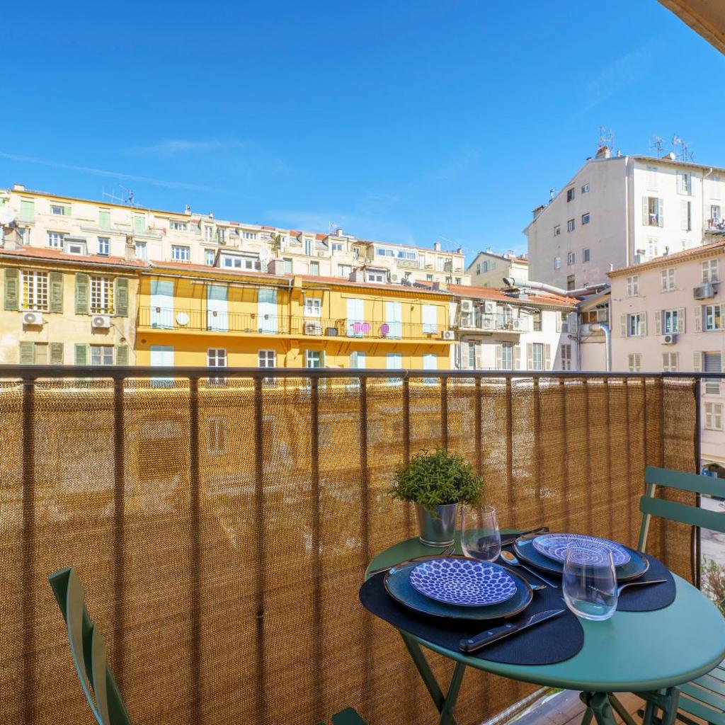 Photograph of Nice Renting - 9b Massena - Chic Escape in the Heart of Nice Comfort & Charm !