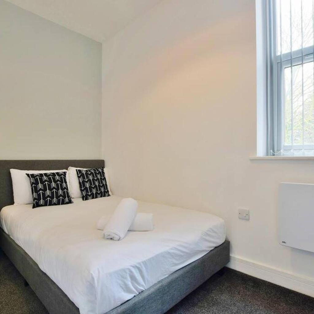 Photograph of FREE PARKING - Charming 2-BR Flat near Salford Royal