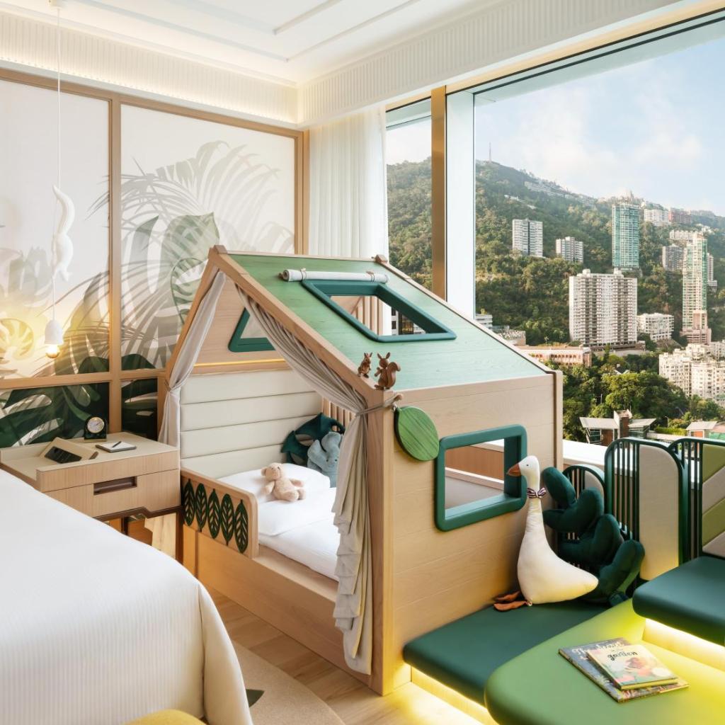 Island Shangri-La, Hong Kong — 