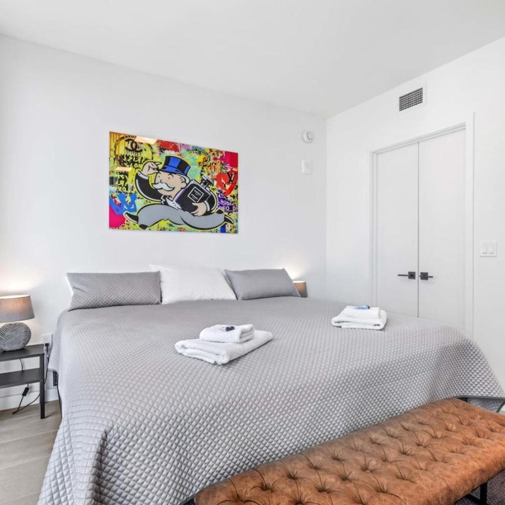 Photograph of Downtown Luxury Studio Pool and Gym