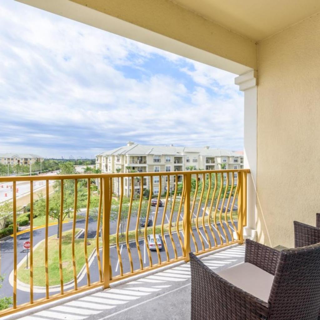 Photograph of Beautiful Deluxe Condo, Vista Cay, Orlando - 3008