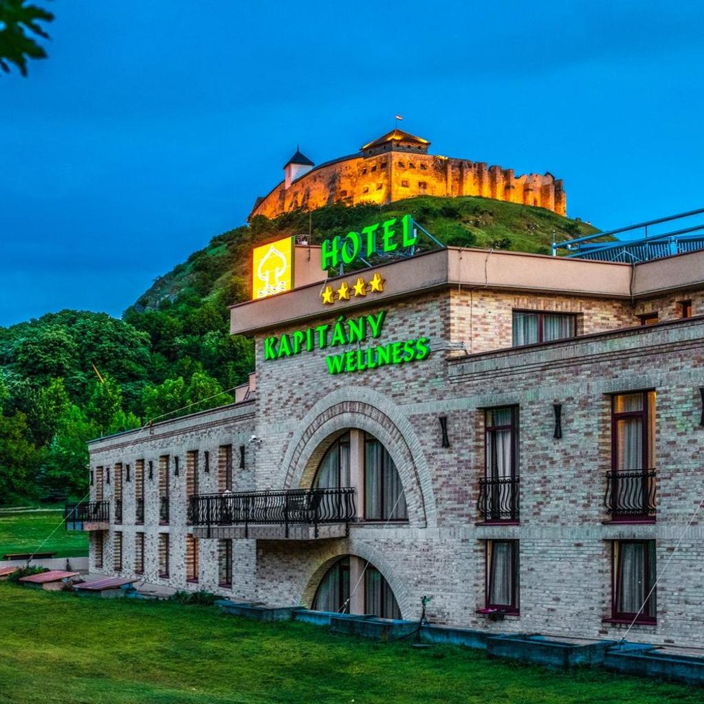 Hotel Kapitany Wellness — 