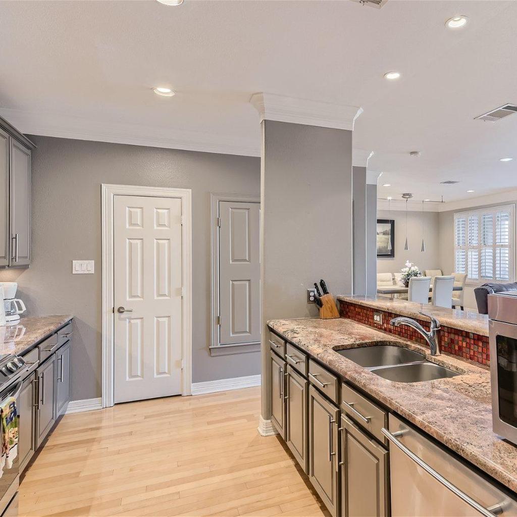 Photograph of Experience Austin + 3 BR + 5 mins to Downtown!