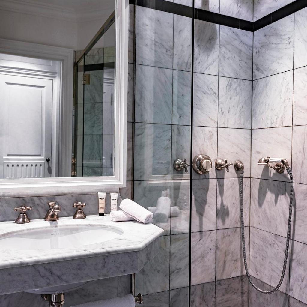 Photograph of Le Dokhan's Paris Arc de Triomphe, a Tribute Portfolio Hotel