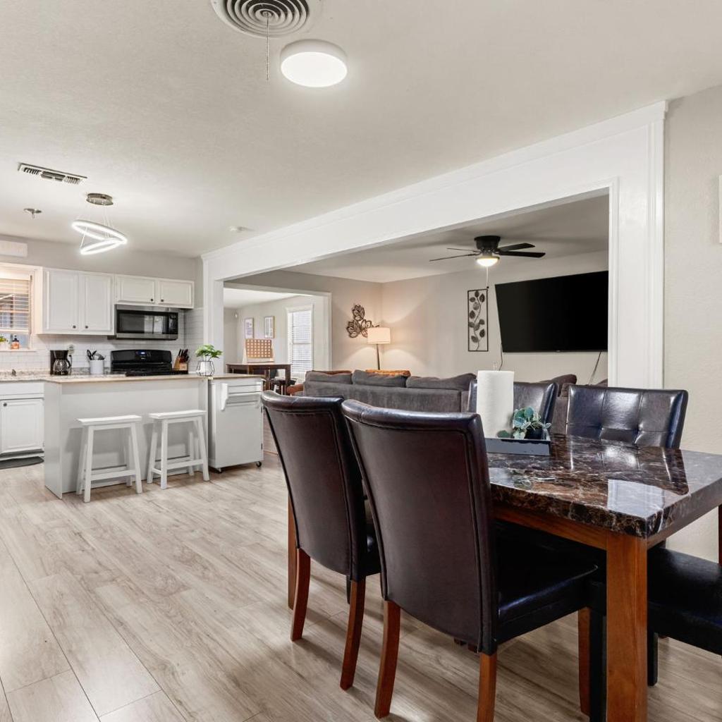 Photograph of Cozy 3 bedroom with HOT TUB 2 min away from lackland
