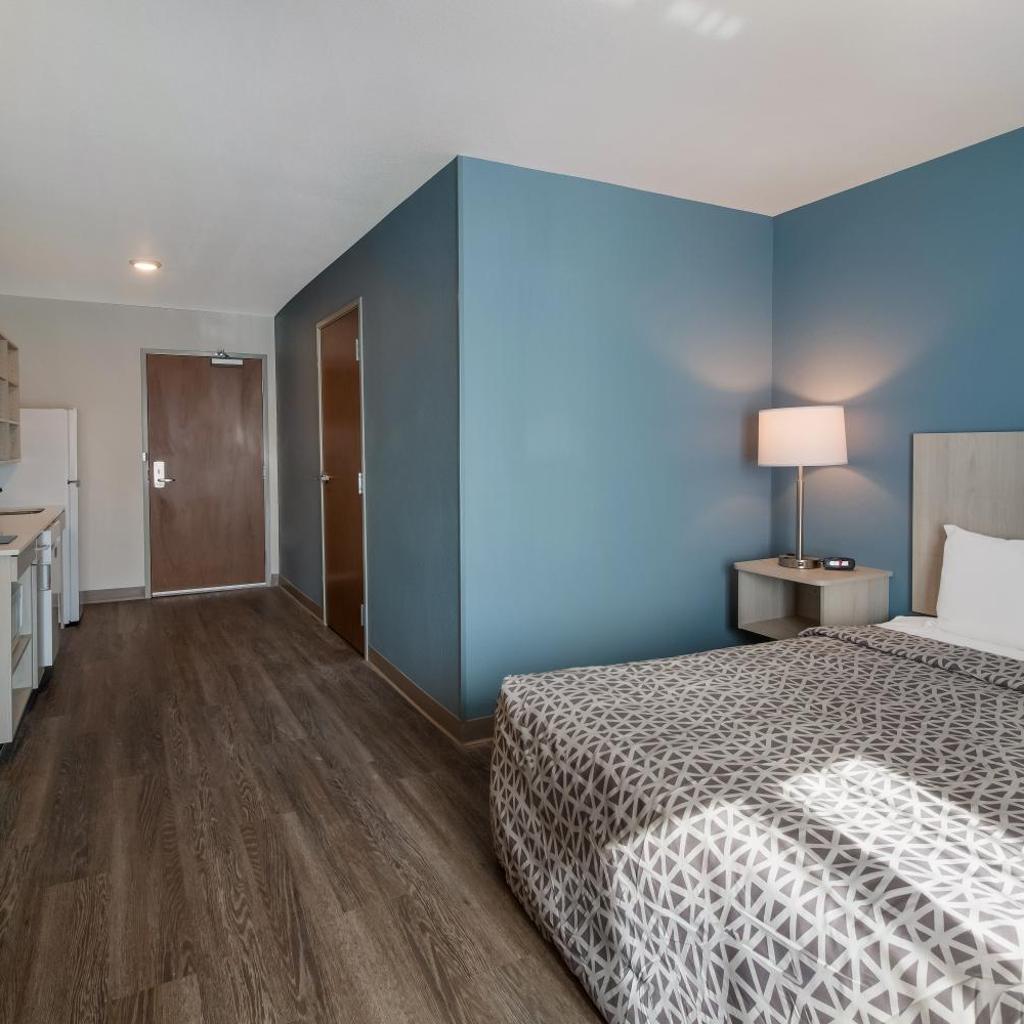 Photograph of WoodSpring Suites Fort Myers - Cape Coral