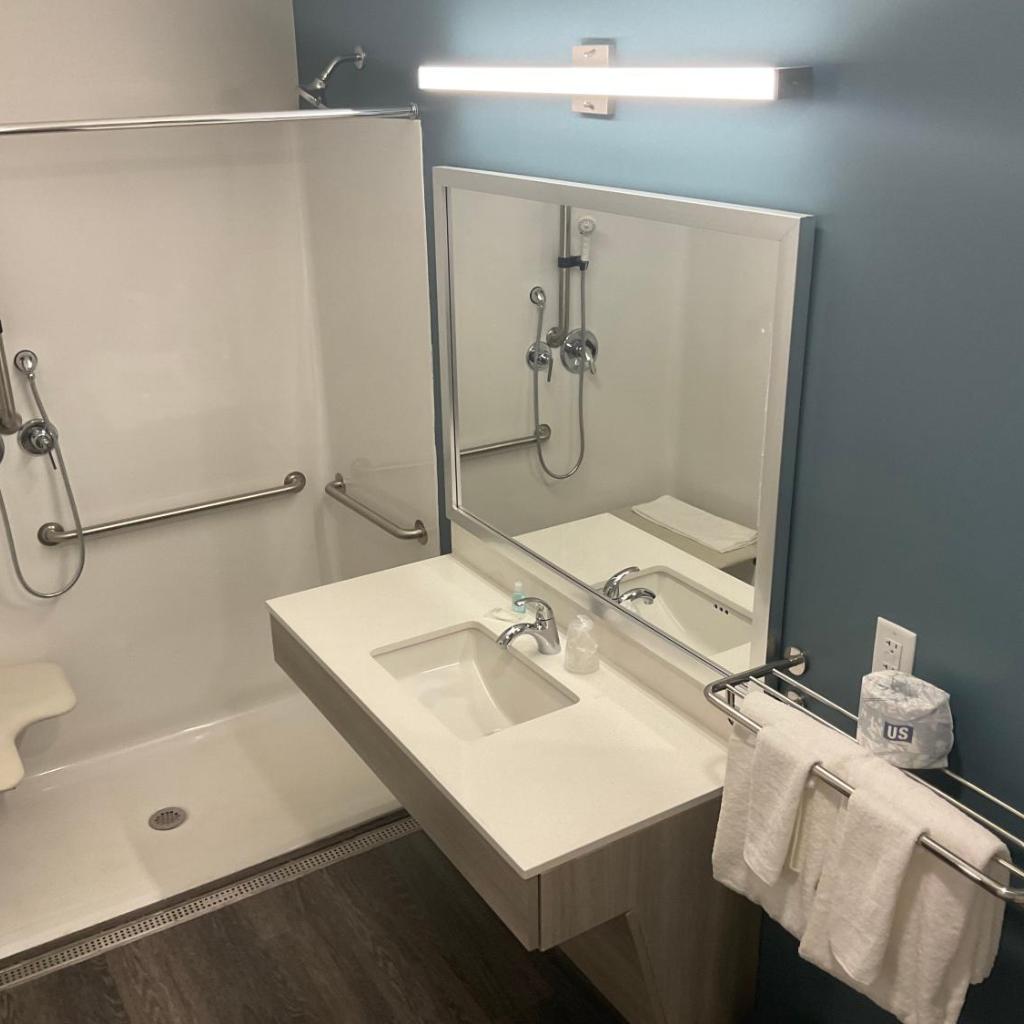 Photograph of WoodSpring Suites Fort Myers - Cape Coral