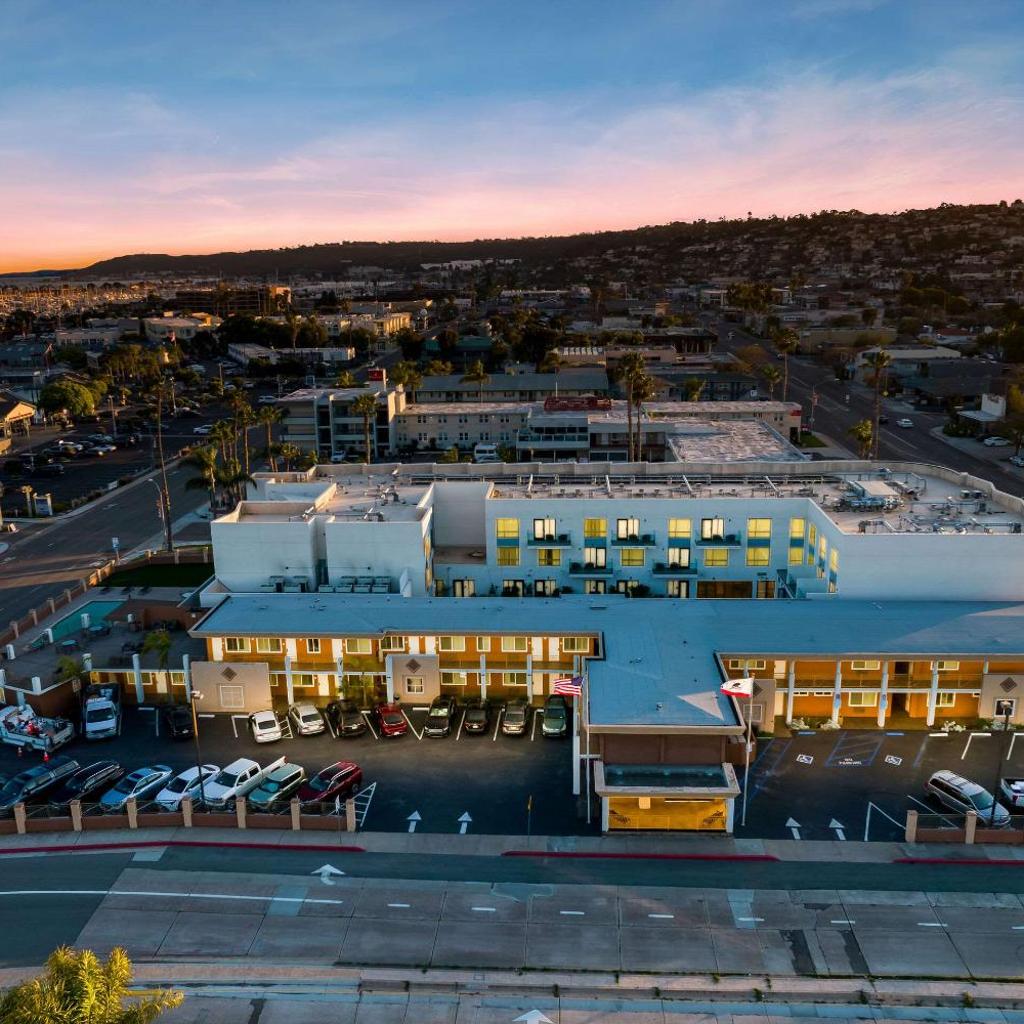 Photograph of Comfort Inn San Diego Airport At The Harbor