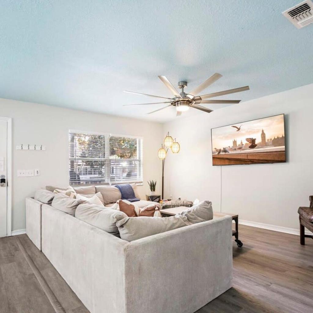 Photograph of Uptown Gem The Castaway Cottage, Dog Friendly!