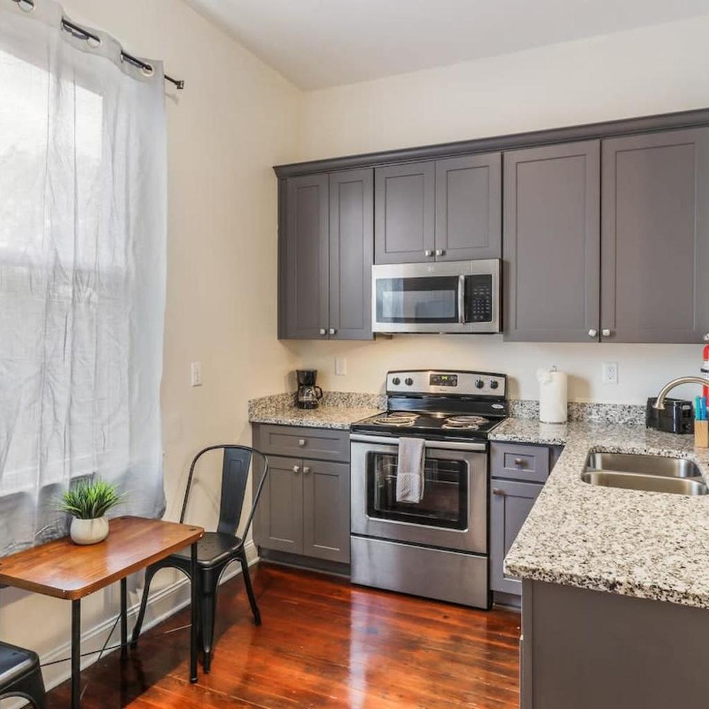 Photograph of Urban 3 bedroom Local Art Filled Frenchman Oasis
